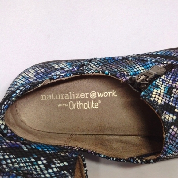 Naturalizer Women' Leather Shoes Slip Resistant Snakeskin Print Size 8.5 Clogs - Picture 6 of 8